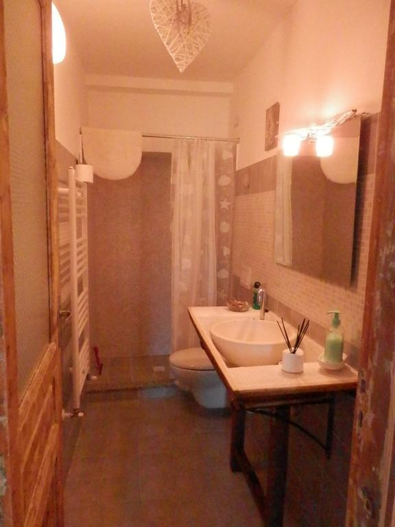 Al Fakhar Bed and Breakfast Ficarra Rum bild