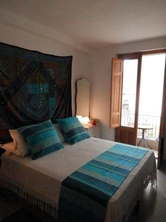 Al Fakhar Bed and Breakfast Ficarra Rum bild